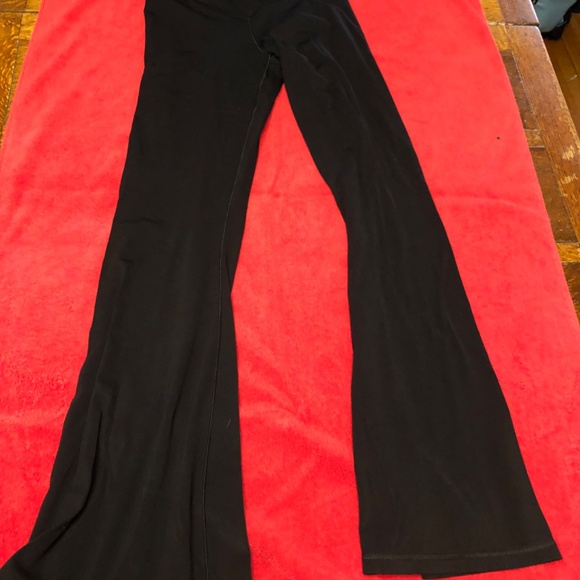 Aerie Criss-cross waist Flared Leggings 2! - Picture 10 of 10